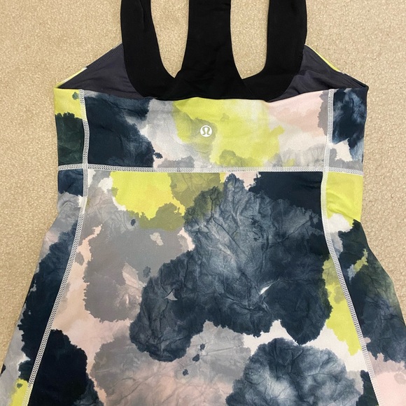 Lululemon Scoop Neck Tank - Picture 7 of 7